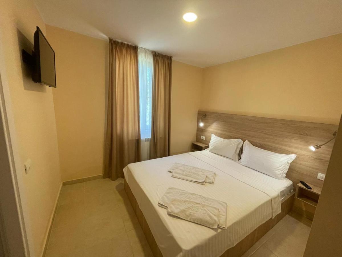 Olt By Ventura Mamaia